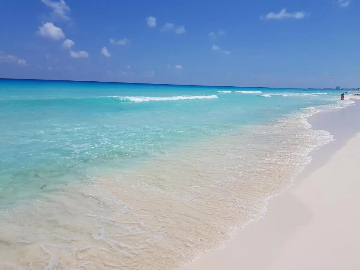 CANCUN! Departamento familiar sobre la Playa!! Apartamento