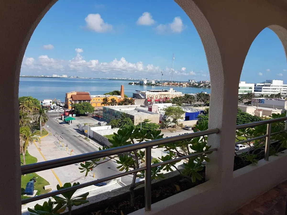 CANCUN! Departamento familiar sobre la Playa!! Apartamento México