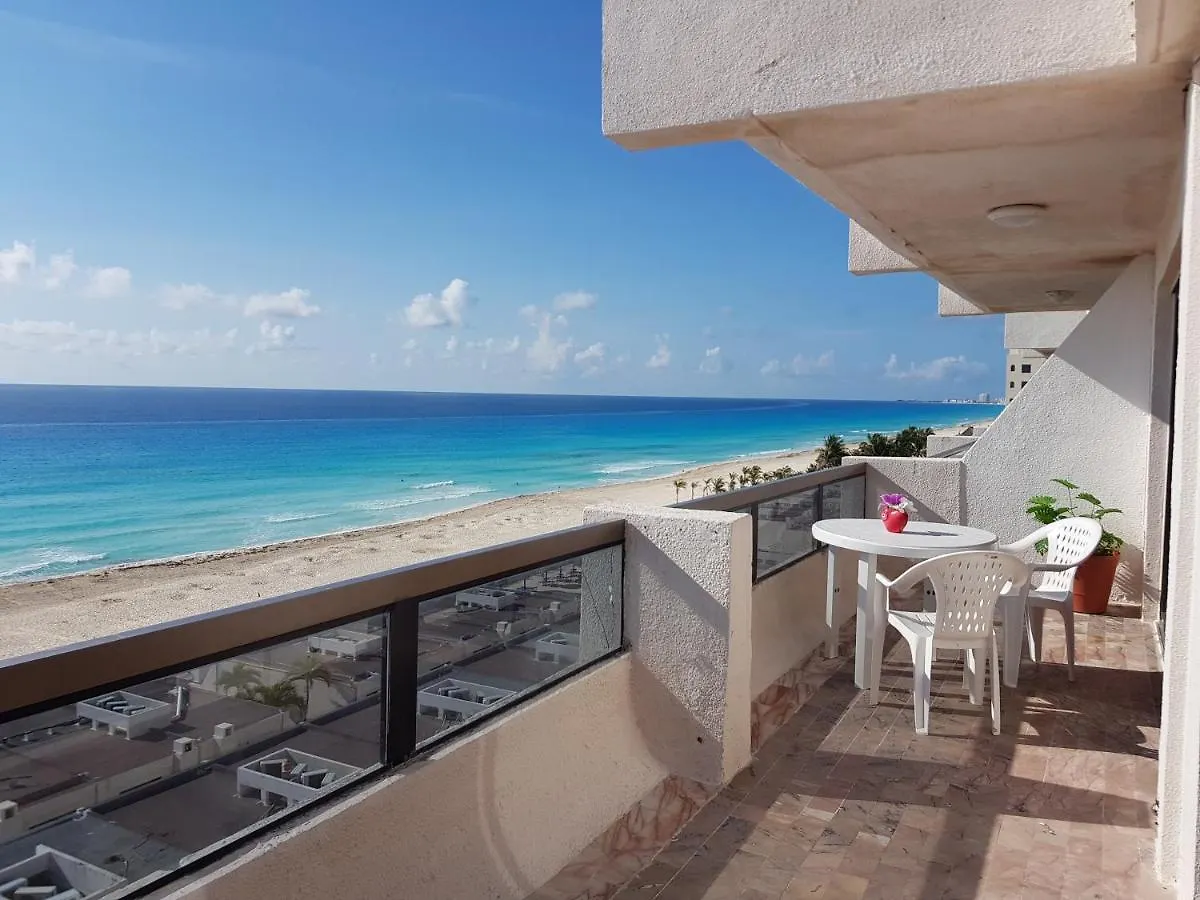 Cancun! Departamento Familiar Sobre La Playa!! Apartment